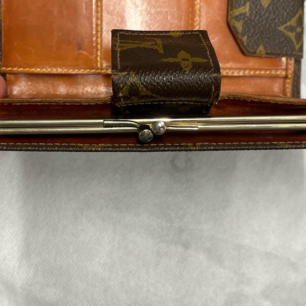 Louis Vuitton fold over purse/wallet - Picture 11 of 16
